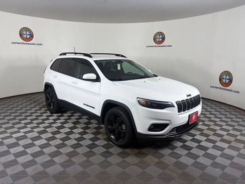 Used 2019 Jeep Cherokee Latitude Plus AWD/4WD image 18