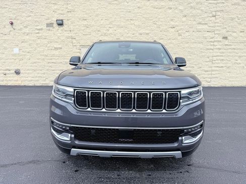 Used 2024 Jeep Wagoneer Series II w/ Flexible Seating Group image 8