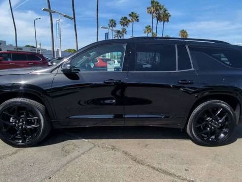 Used 2024 Chevrolet Traverse RS w/ LPO, Floor Liner Package image 5