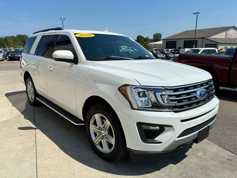 Used 2020 Ford Expedition XLT w/ Equipment Group 202A AWD/4WD image 3