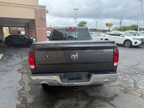 Used 2020 RAM 1500 Classic SLT image 4