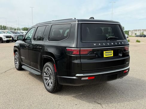 Used 2024 Jeep Wagoneer Series II w/ Flexible Seating Group AWD/4WD image 8