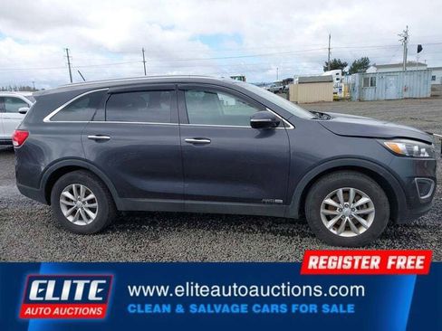 Used 2017 Kia Sorento LX image 25