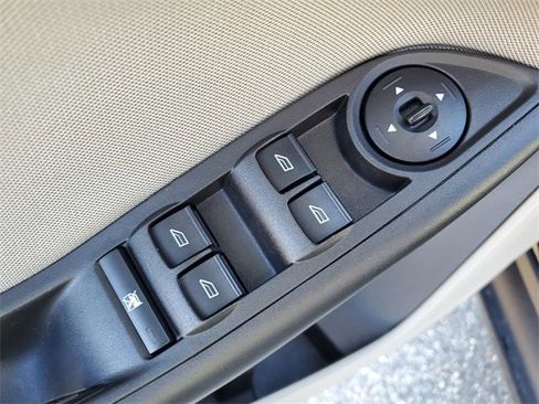Used 2017 Ford Focus SE image 9