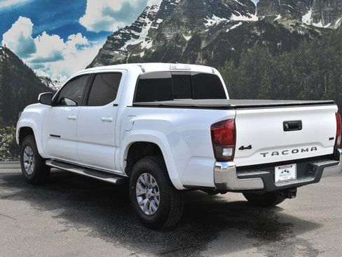 Used 2019 Toyota Tacoma SR5 AWD/4WD image 9