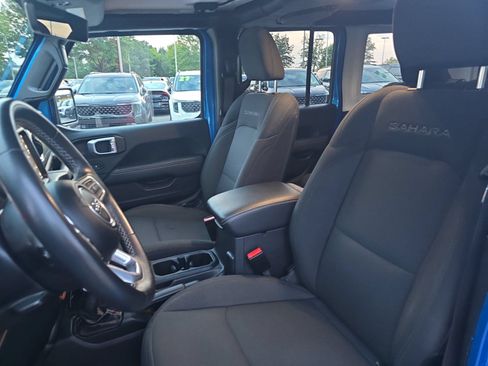 Used 2022 Jeep Wrangler Unlimited Sahara AWD/4WD image 16