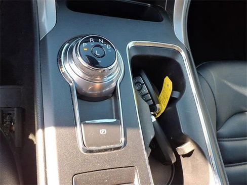 Used 2020 Ford Fusion SEL image 24