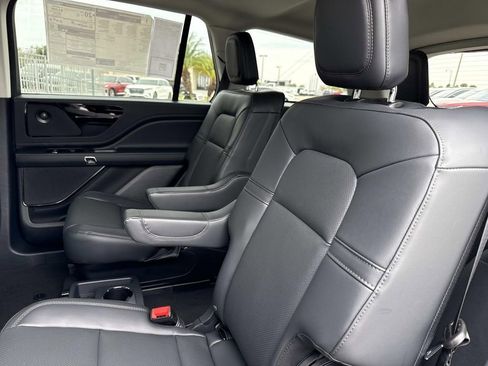 New 2026 Lincoln Aviator AWD image 14