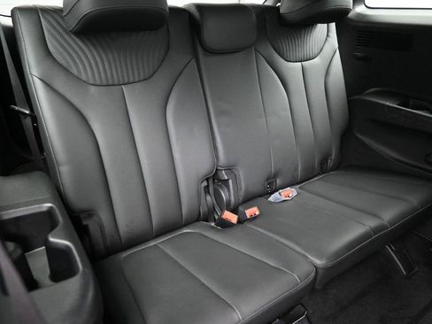 Used 2024 Hyundai Palisade Calligraphy image 25