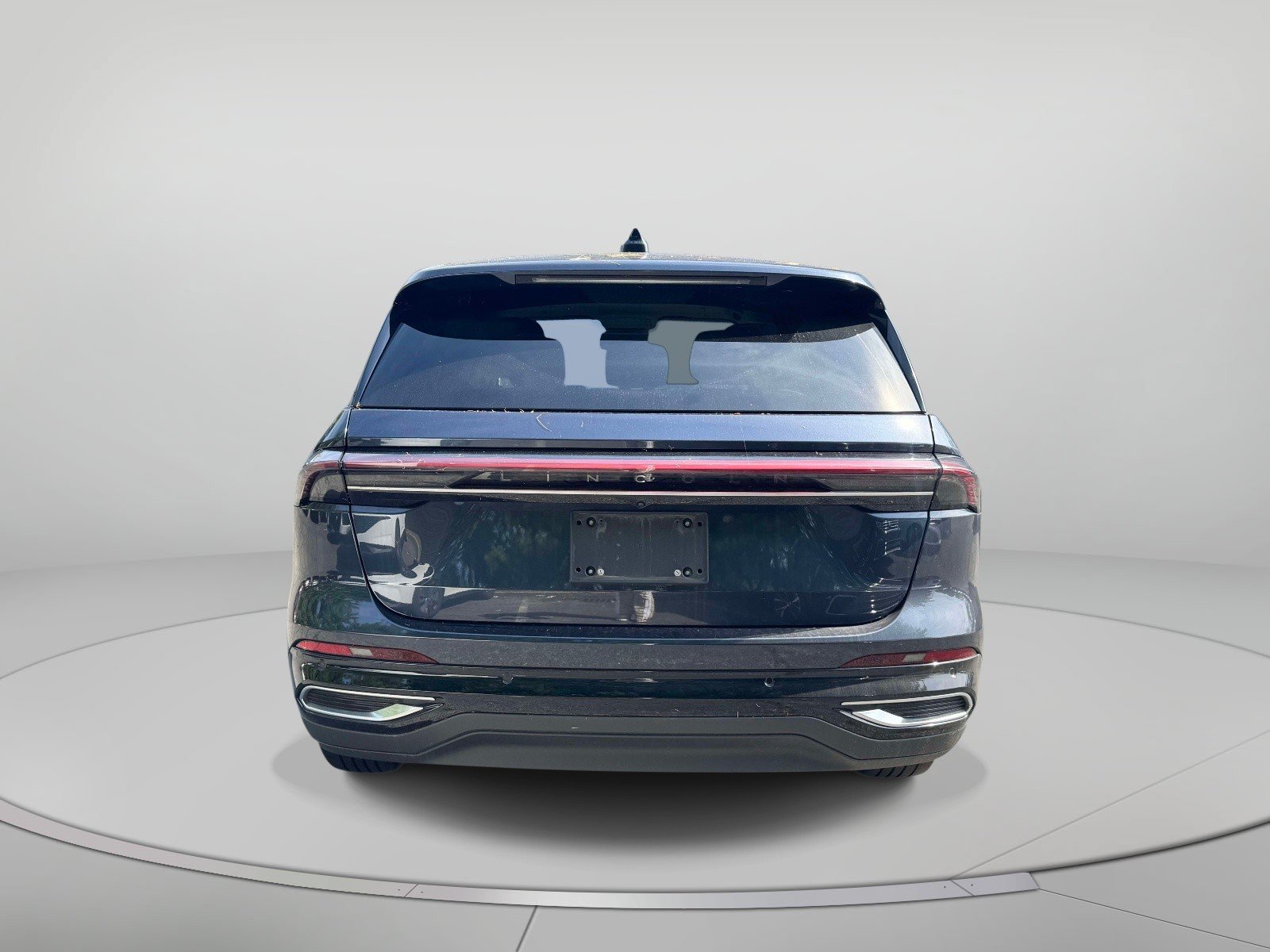 Used 2024 Lincoln Nautilus Premier AWD/4WD image 5