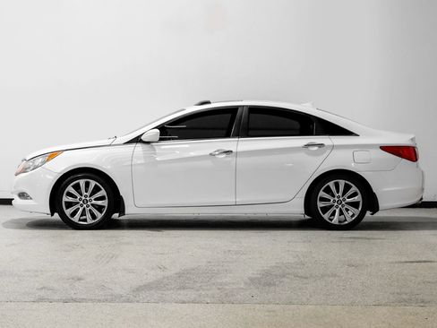 Used 2012 Hyundai Sonata SE w/ Navigation & Sunroof Pkg FWD image 9