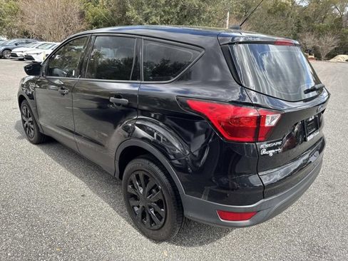 Used 2019 Ford Escape S image 4