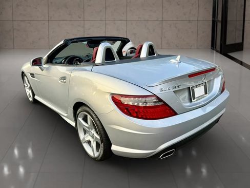 Used 2016 Mercedes-Benz SLK 300 image 21