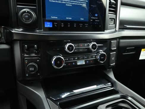 New 2026 Ford F250 Lariat w/ Black Appearance Package image 15