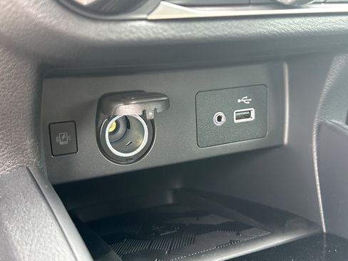 New 2025 Nissan Versa SV w/ Trunk Package image 31