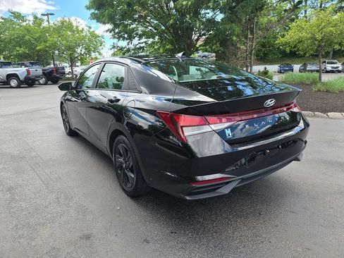 Used 2022 Hyundai Elantra SEL FWD image 5