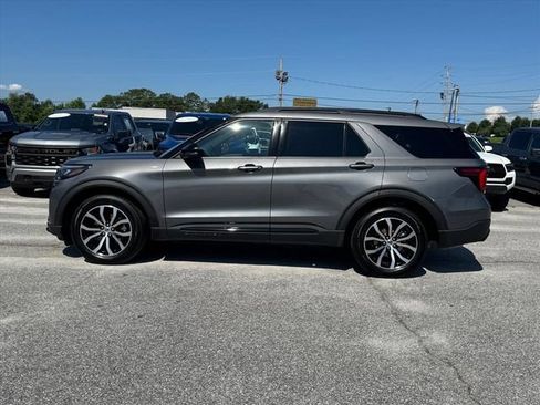 Used 2025 Ford Explorer ST-Line AWD/4WD image 7