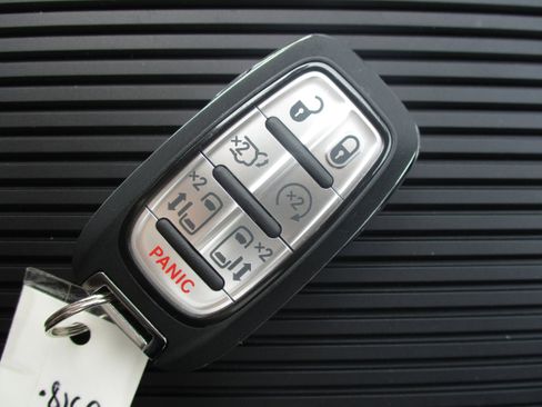 Used 2024 Chrysler Pacifica Limited FWD image 49