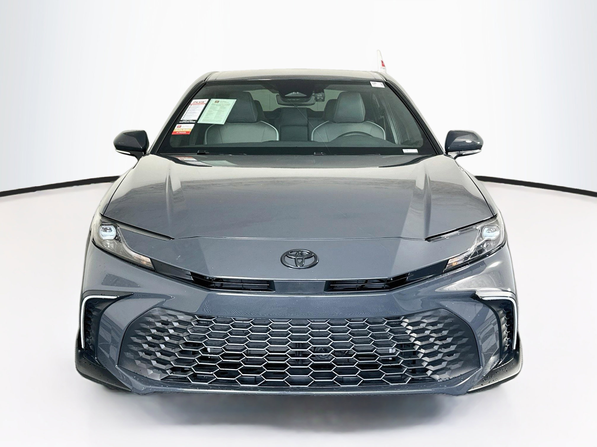 Used 2025 Toyota Camry SE FWD image 8