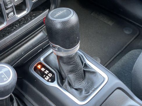 Used 2022 Jeep Gladiator Sport AWD/4WD image 28