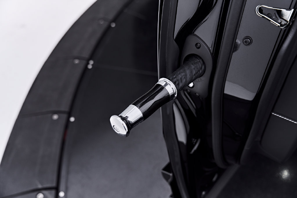 Used 2025 Rolls-Royce Cullinan Black Badge AWD/4WD image 36