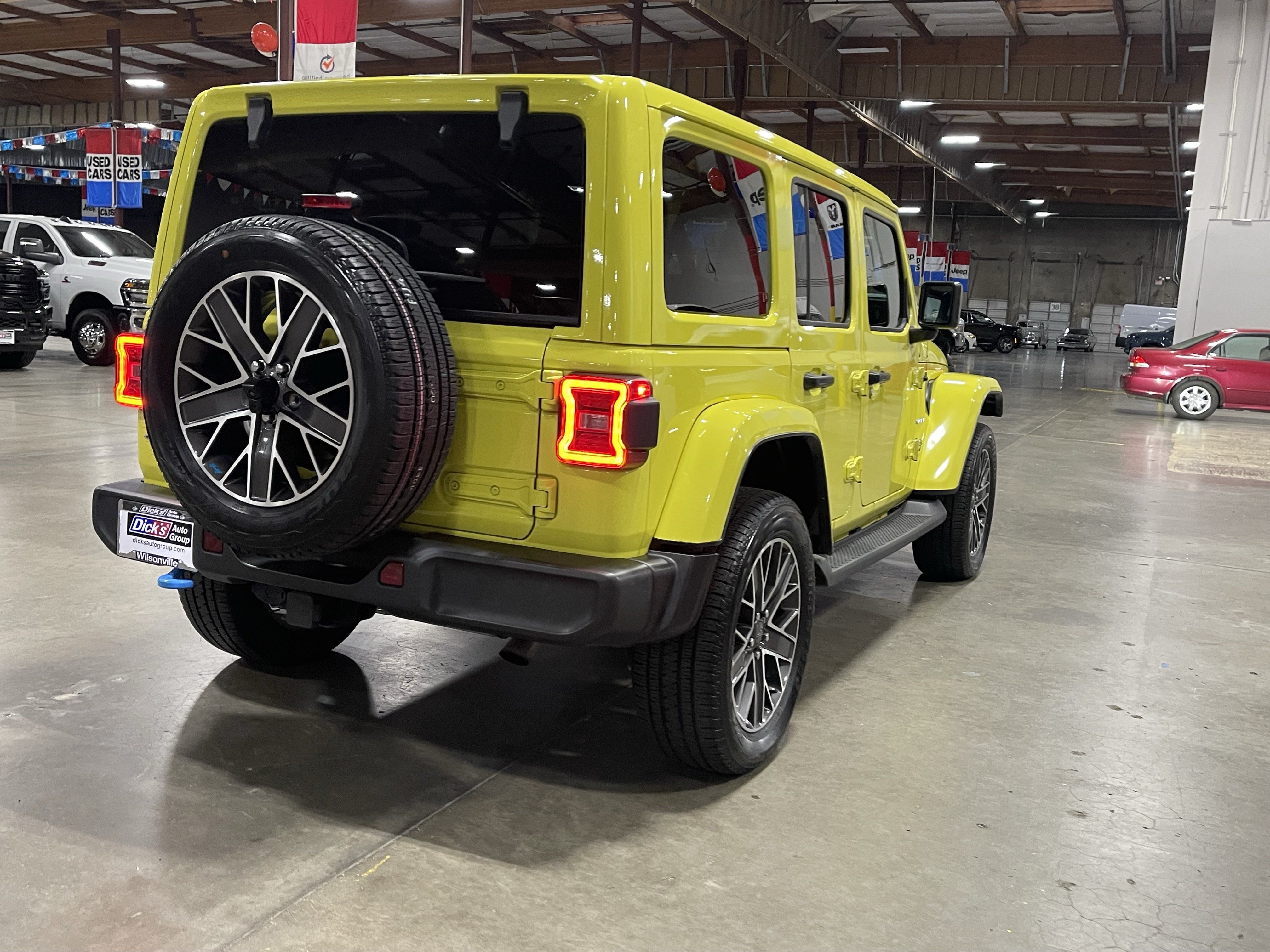 Certified 2023 Jeep Wrangler Unlimited Sahara w/ Cold Weather Group AWD/4WD image 5