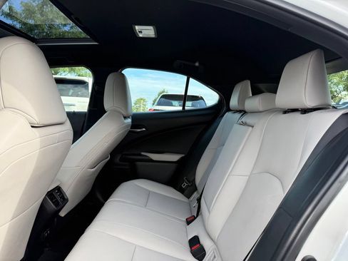 Used 2019 Lexus UX 250h w/ Premium Package AWD/4WD image 15