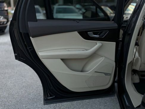 Used 2019 Audi Q7 3.0T Premium Plus image 13