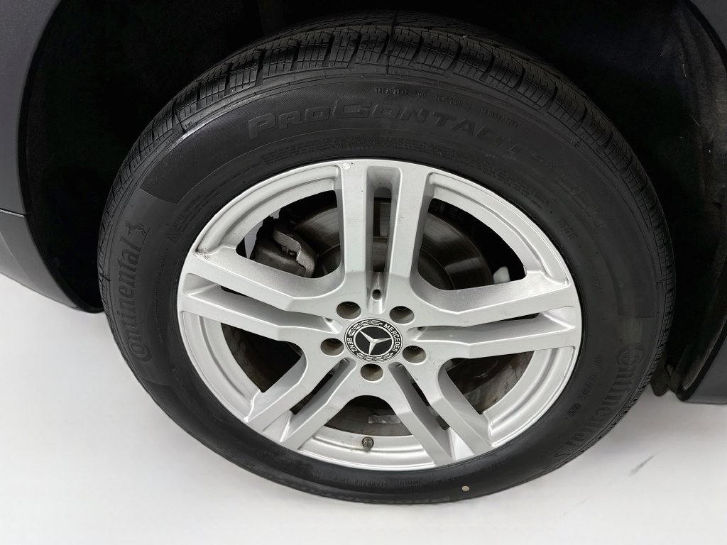 Used 2023 Mercedes-Benz GLB 250 image 32