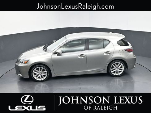Used 2017 Lexus CT 200h image 30