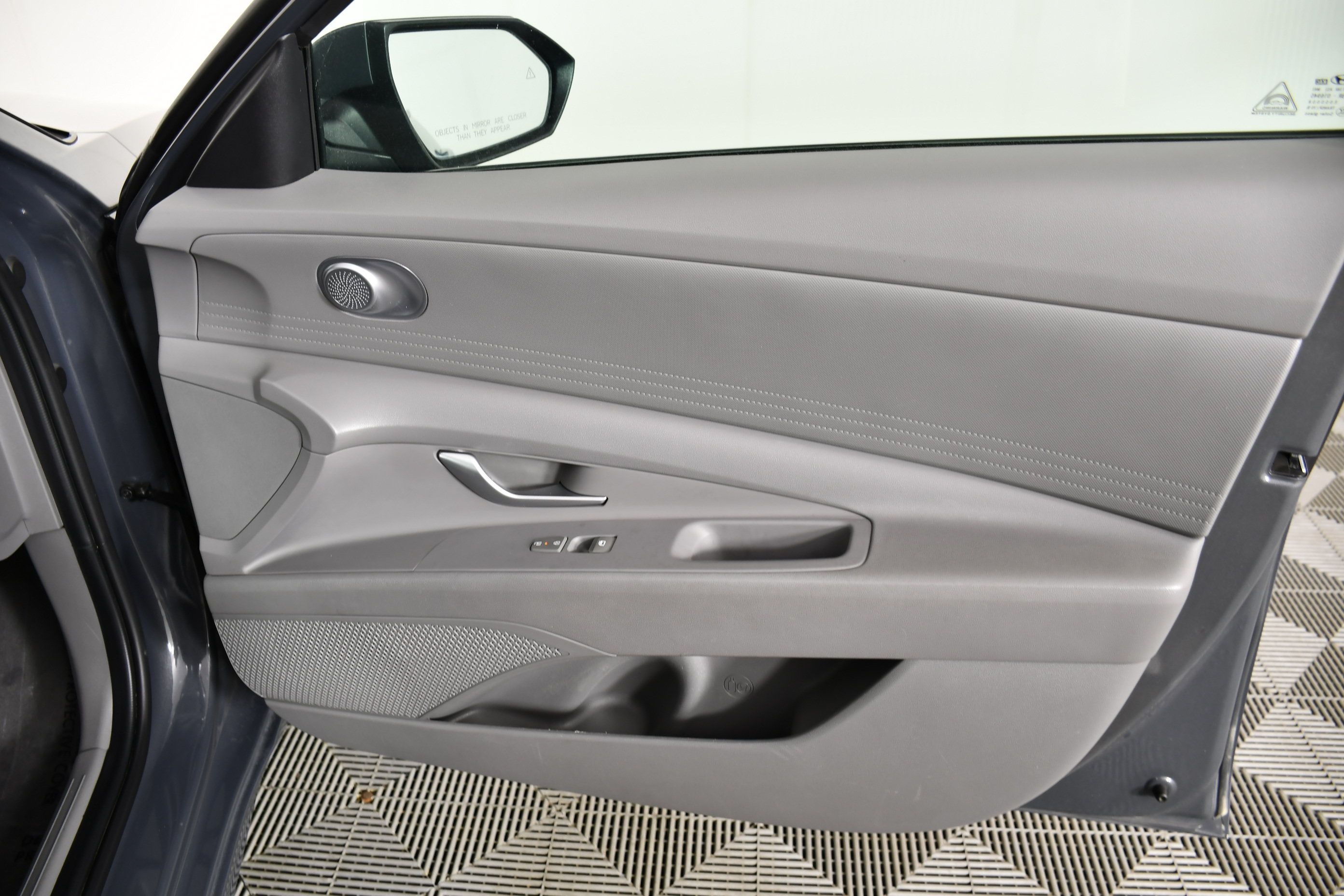 Used 2024 Hyundai Elantra SEL FWD image 42