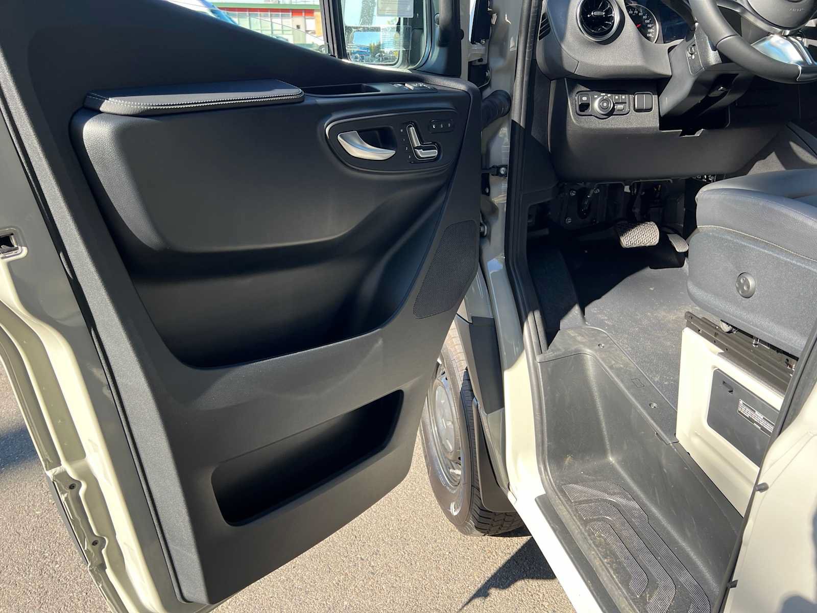 Used 2026 Mercedes-Benz Sprinter 2500 image 22