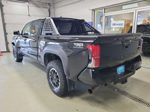 Used 2024 Toyota Tacoma TRD Off-Road w/ TRD Off Road Premium Package AWD/4WD image 3