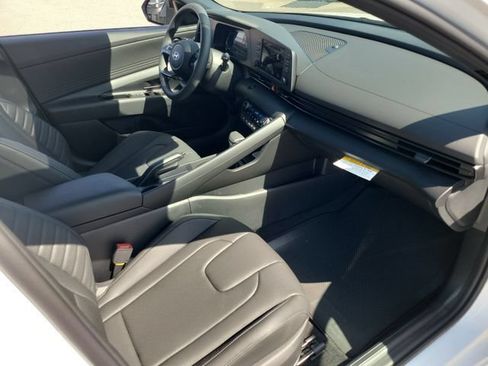 New 2026 Hyundai Elantra SEL Sport FWD image 21