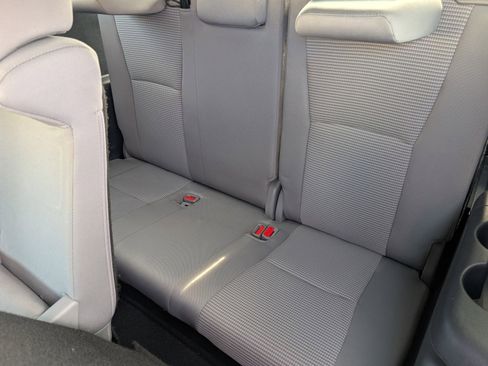 Used 2022 Toyota Highlander LE image 14