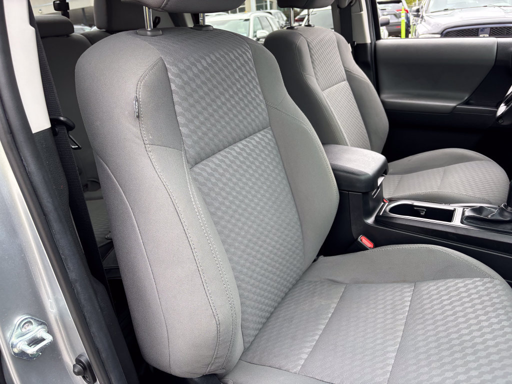 Used 2022 Toyota Tacoma SR w/ SR Convenience Package RWD image 33
