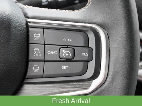 Used 2024 Jeep Wagoneer L Series II w/ Flexible Seating Group AWD/4WD image 32