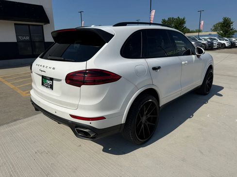 Used 2018 Porsche Cayenne Platinum Edition AWD/4WD image 17