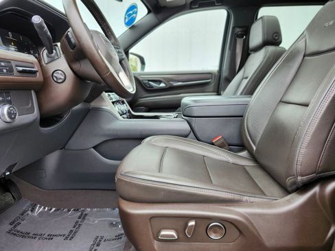 Used 2023 GMC Yukon Denali w/ LPO, Floor Liner Package AWD/4WD image 18