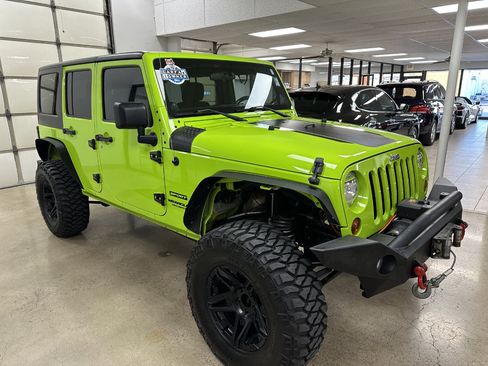 Used 2012 Jeep Wrangler Unlimited Sport image 2