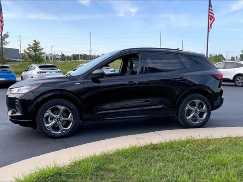 Used 2024 Ford Escape ST-Line w/ Tech Pack #1 AWD/4WD image 12