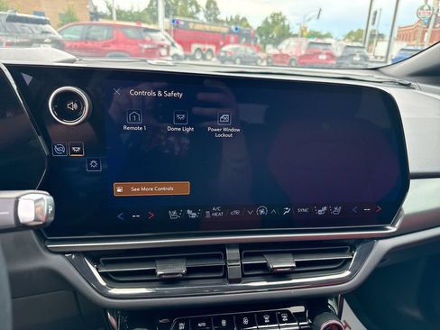 Used 2025 Chevrolet Equinox EV RS w/ Convenience Package II FWD image 15