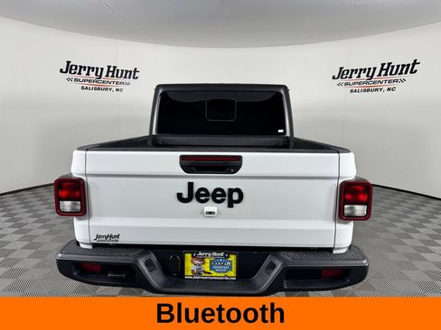 Used 2025 Jeep Gladiator Sport AWD/4WD image 7