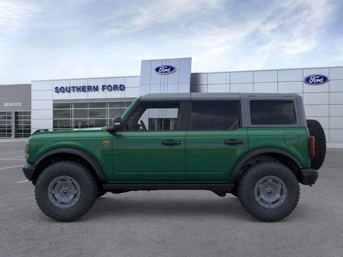 New 2025 Ford Bronco Badlands image 3