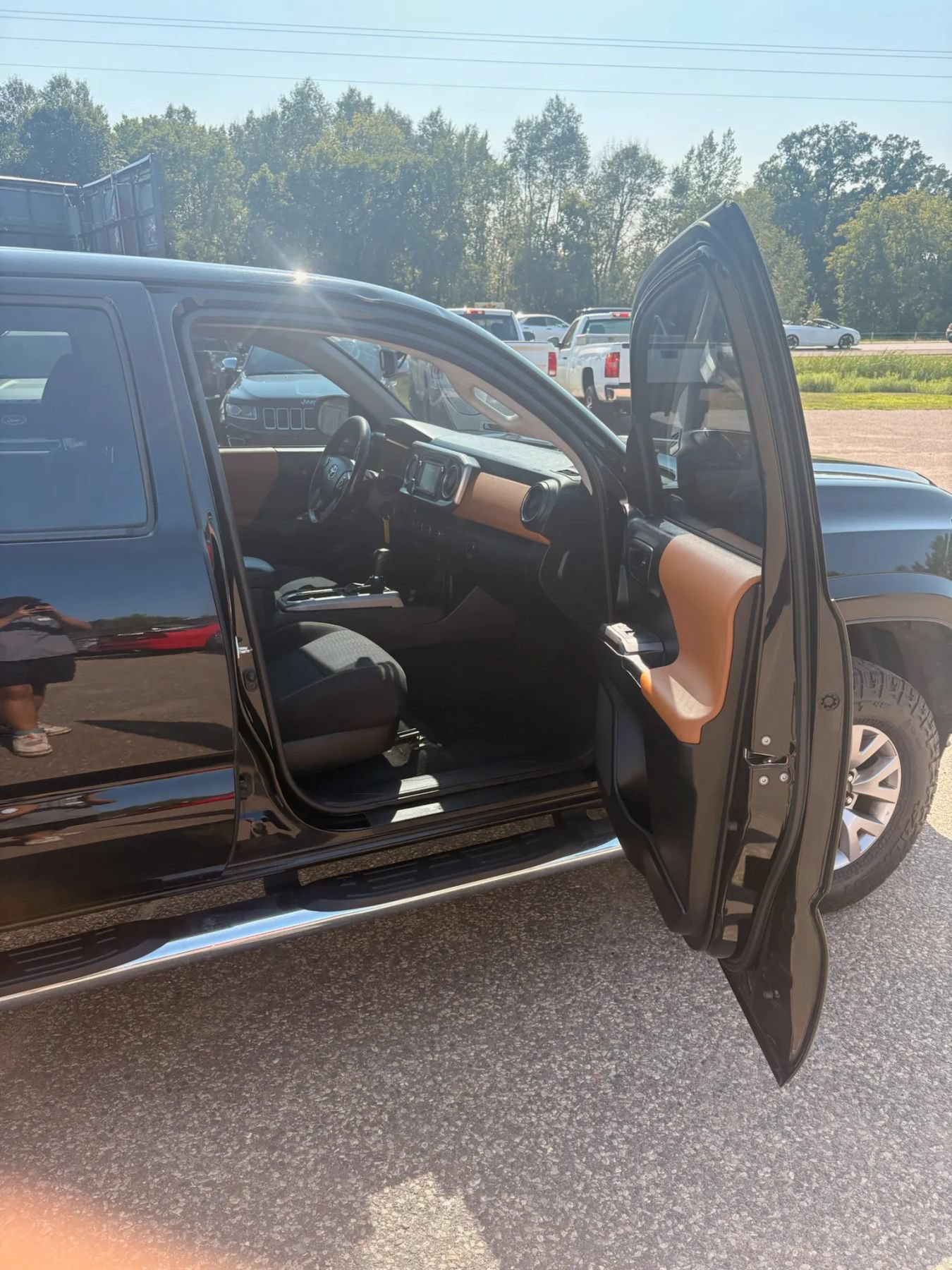 Used 2017 Toyota Tacoma SR5 w/ Tow Package AWD/4WD image 25