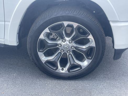 Used 2024 RAM 1500 Limited AWD/4WD image 12