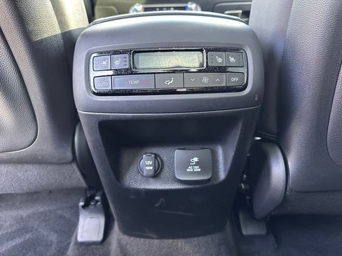 Used 2025 Hyundai Palisade Calligraphy image 25