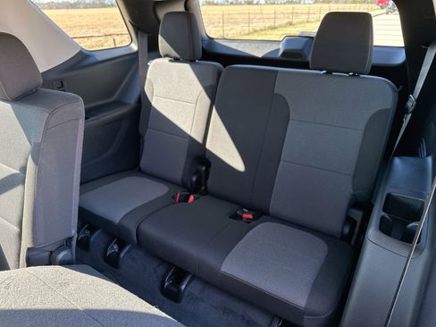 Used 2020 Chevrolet Traverse LT image 21