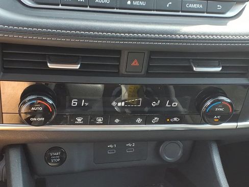 Used 2024 Nissan Rogue SV AWD/4WD image 17