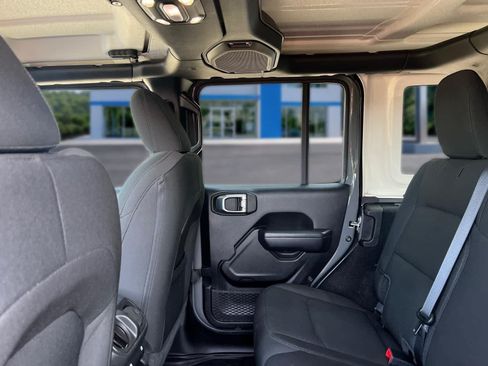 Used 2022 Jeep Wrangler Unlimited Sport AWD/4WD image 25